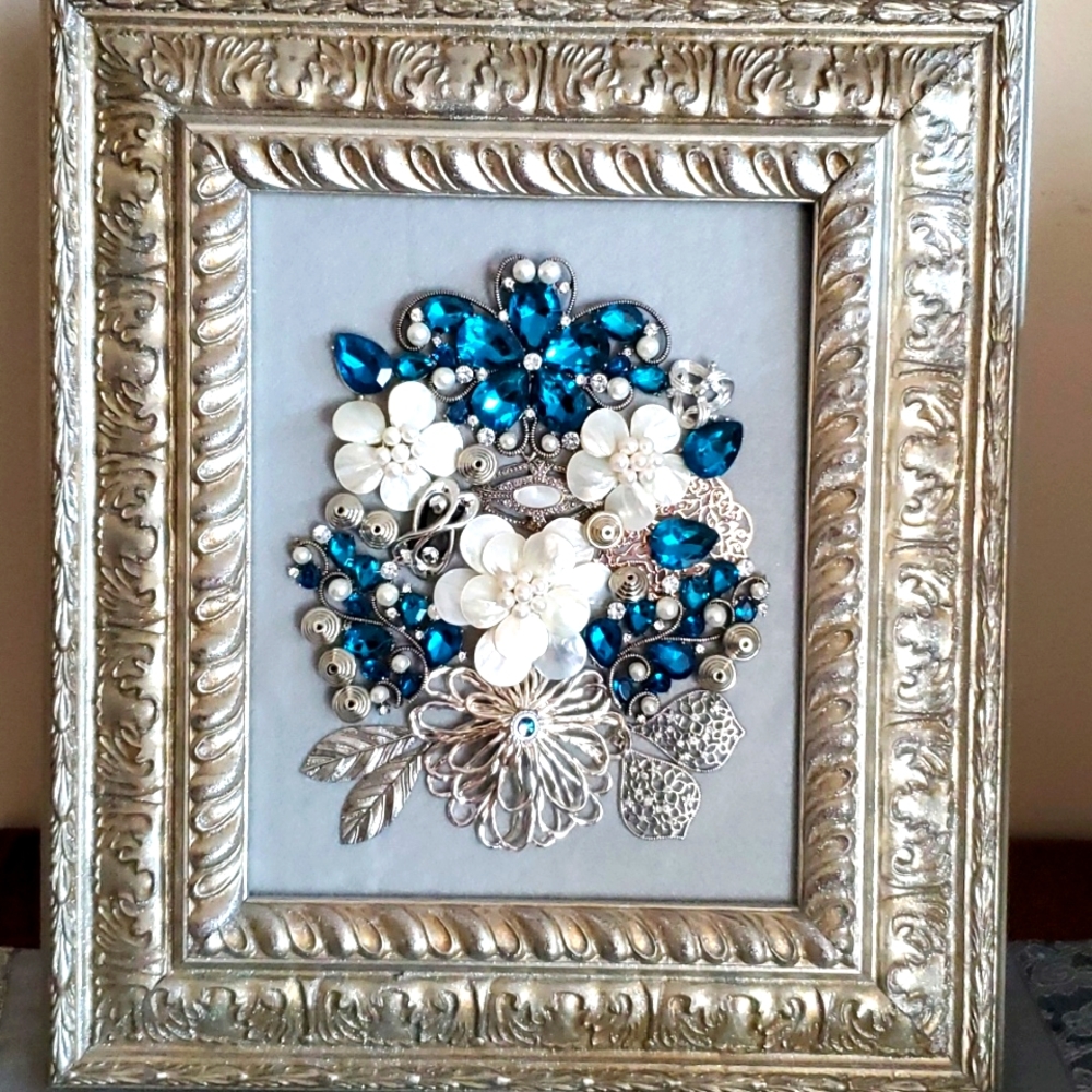 Gorgeous framed jewelry art collage - Picture 3 of 12